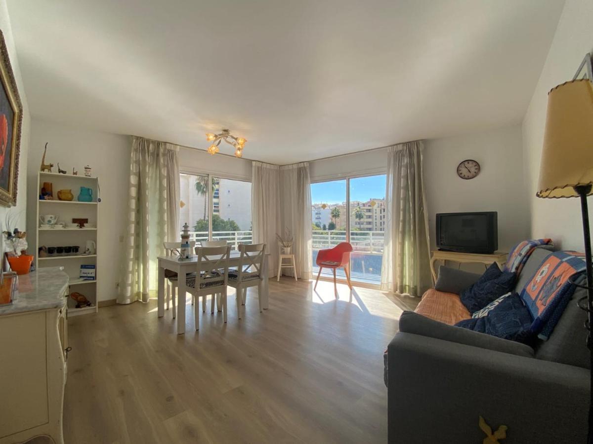 Apartamentos Ch Салоу Екстериор снимка