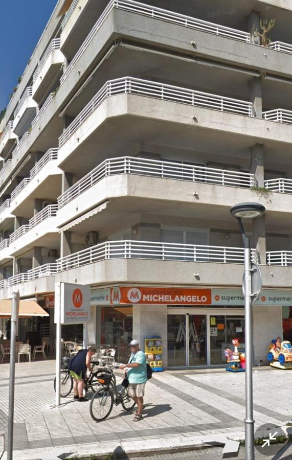 Apartamentos Ch Салоу Екстериор снимка